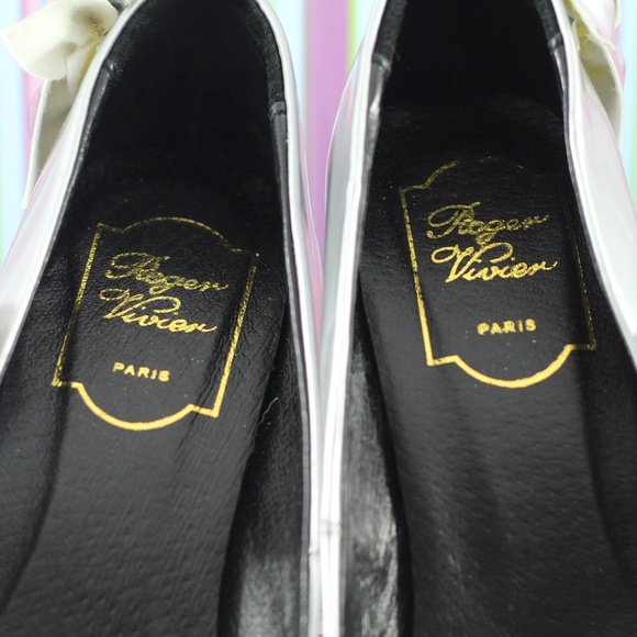 Roger Vivier Silver Leather Pumps - Picture 7 of 16
